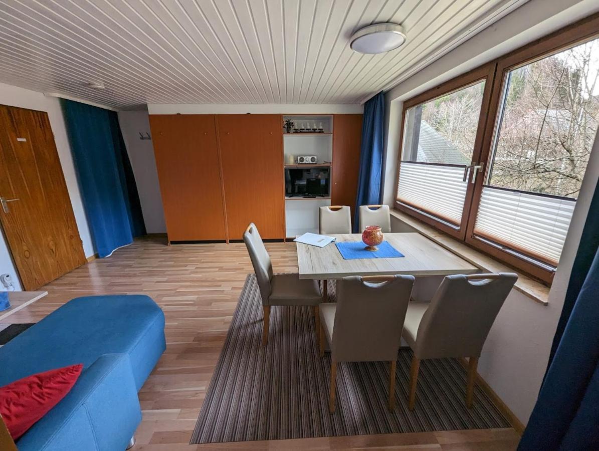 B1 Albmatte-Fewo Sauna, Hallenbad Aussenbecken Massagen Nebenan เมนเซนชวานด์ ภายนอก รูปภาพ