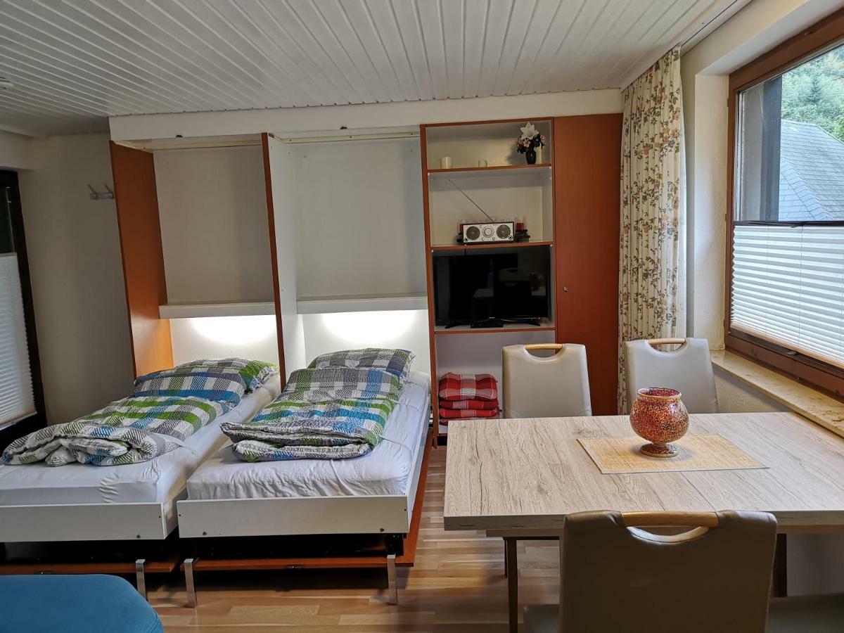 B1 Albmatte-Fewo Sauna, Hallenbad Aussenbecken Massagen Nebenan เมนเซนชวานด์ ภายนอก รูปภาพ